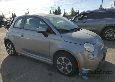 2016 Fiat 500 Electric z USA, uszkodzony, nr VIN 3C3CFFGE4GT180360
